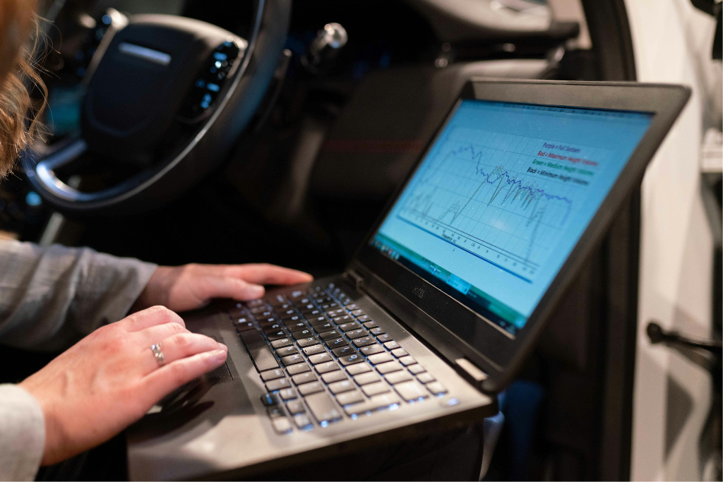 Kalibracja kamer i radarów ( systemy ADAS )